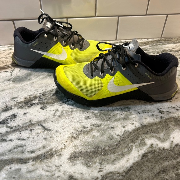 Women’s Nike Metcon 2 Size 8.5 - Picture 2 of 4